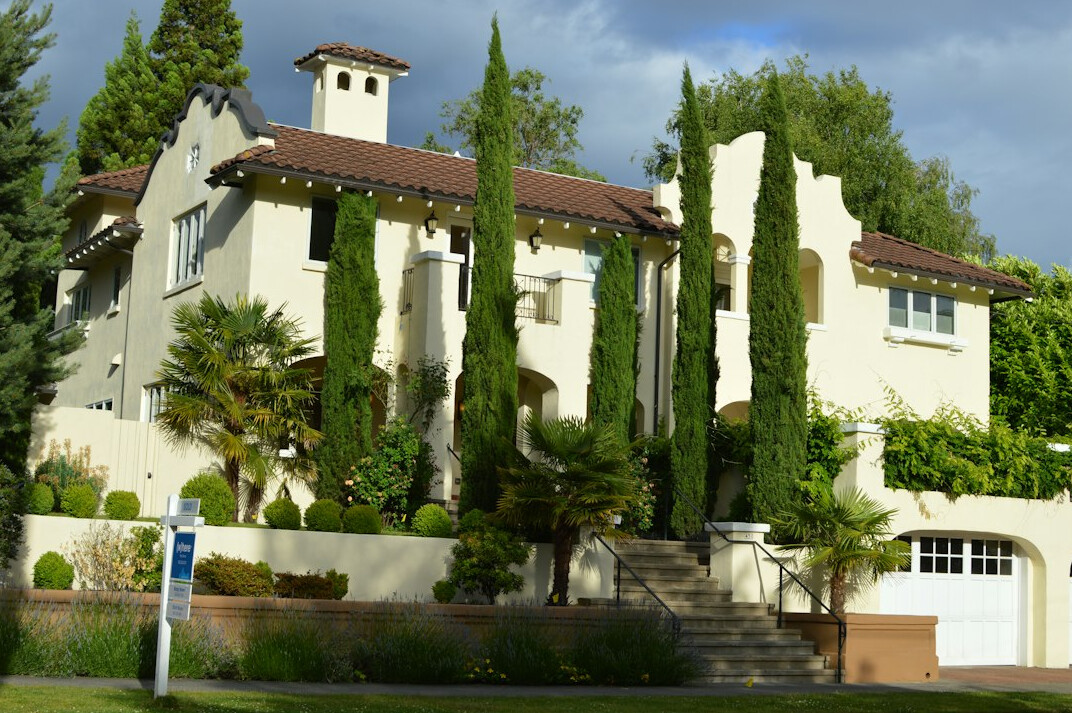 celebrity mansion exterior